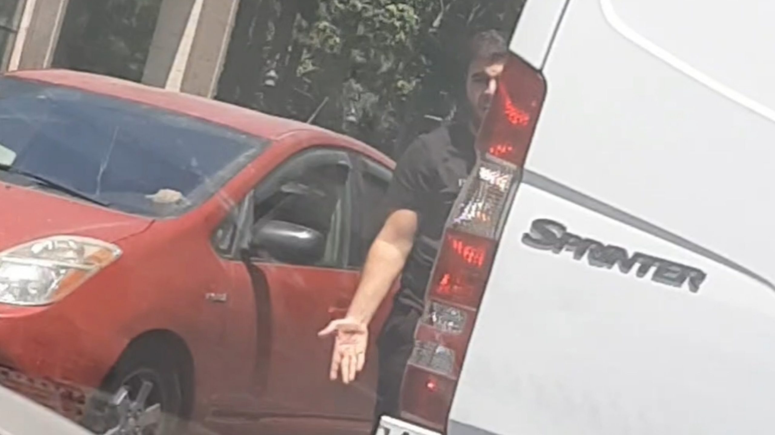Statistikada sürücü həyatı təhlükəyə atdı  77-VF-819 nömrəli yük “Mercedes”i yol terroru estetikası