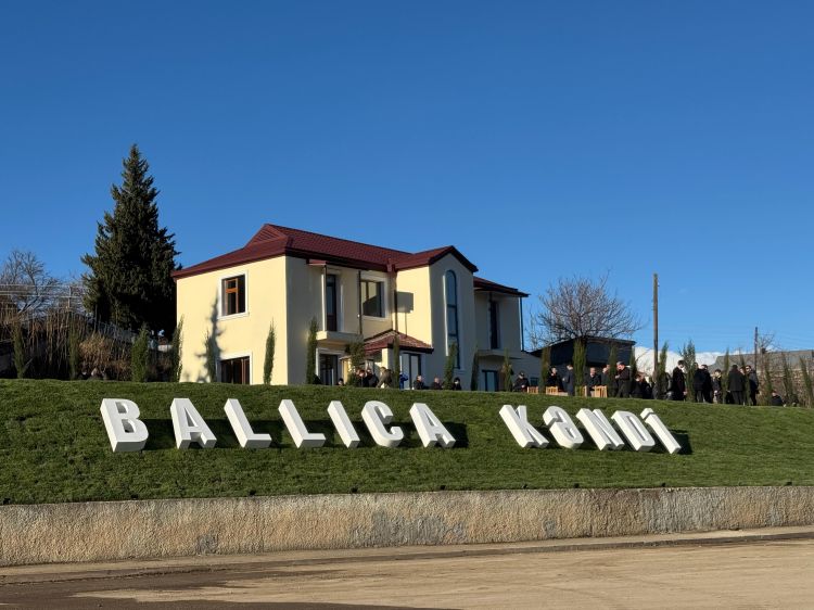 Ballıca kəndinə növbəti köç yola salınıb