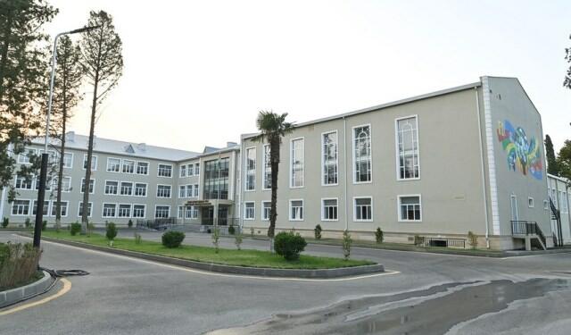 Müəllimi təhdid edən direktorla bağlı qərar… – Rəsmi