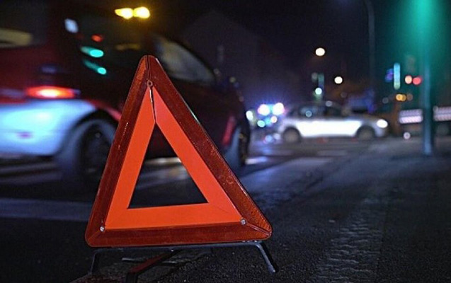 Minik maşını mikroavtobusla toqquşdu – 9 yaralı var