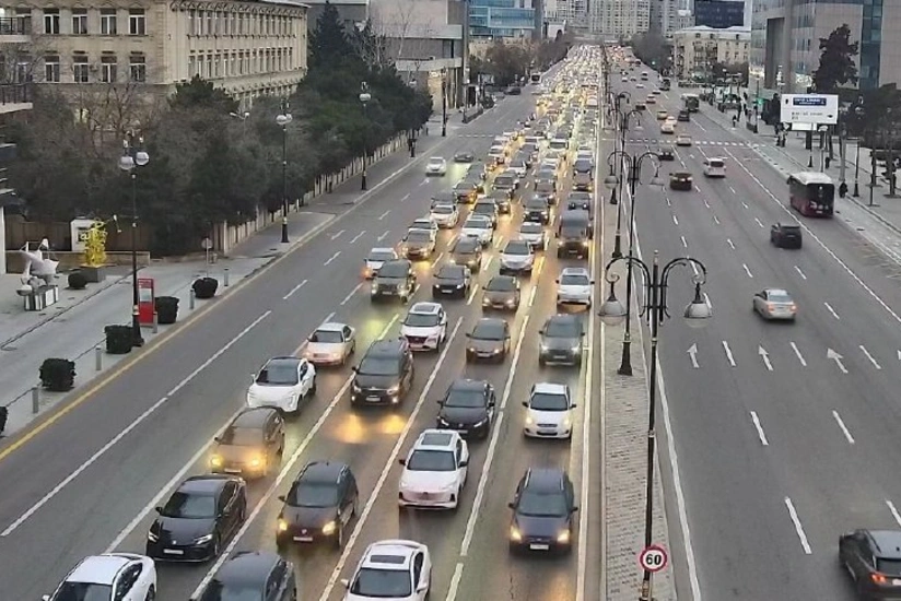 Bakının bir sıra yollarında tıxac yaranıb