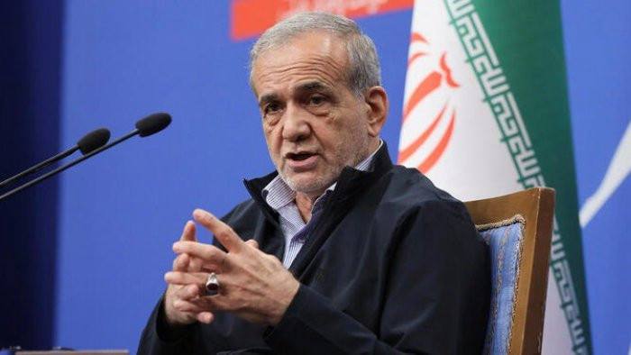 İran prezidenti Məsud Pezeşkian qonşu dövlətlərin liderlərinə müraciət edib.