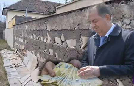 Qaraşovun 1,4 milyonluq “abadlıq”ı 3 ay dözmədi – Üzlüklərin altında sment əvəzinə zir-zibil vurulub – FOTOLAR