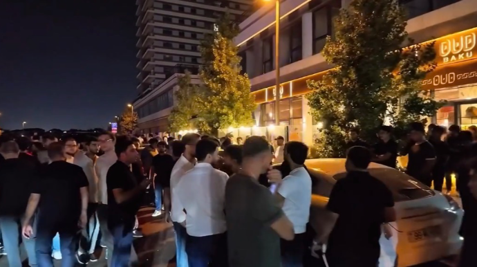 Ağ şəhərdə bahalı avtomobillər toqquşdu