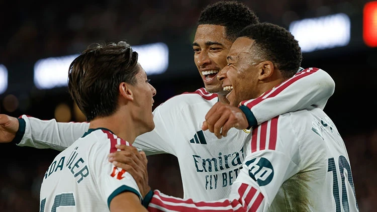 “Real Madrid” səfərdə “Barselona”nı məğlub etdi 